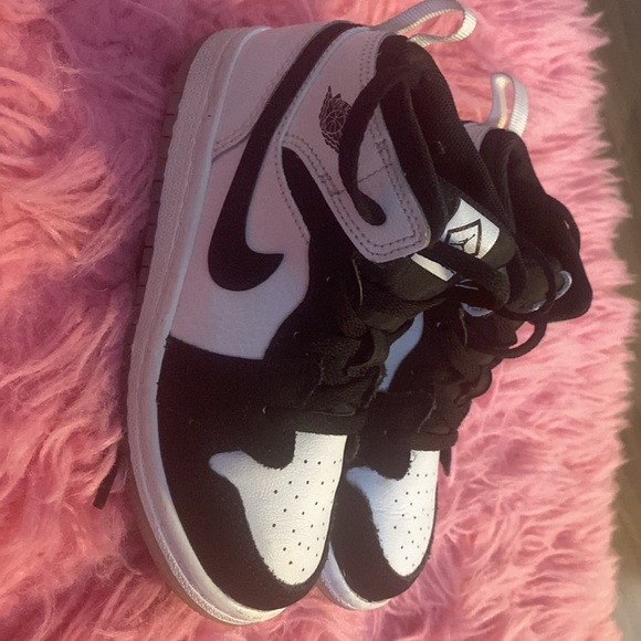 Kids retro 1s Jordan's - Picture 2 of 3